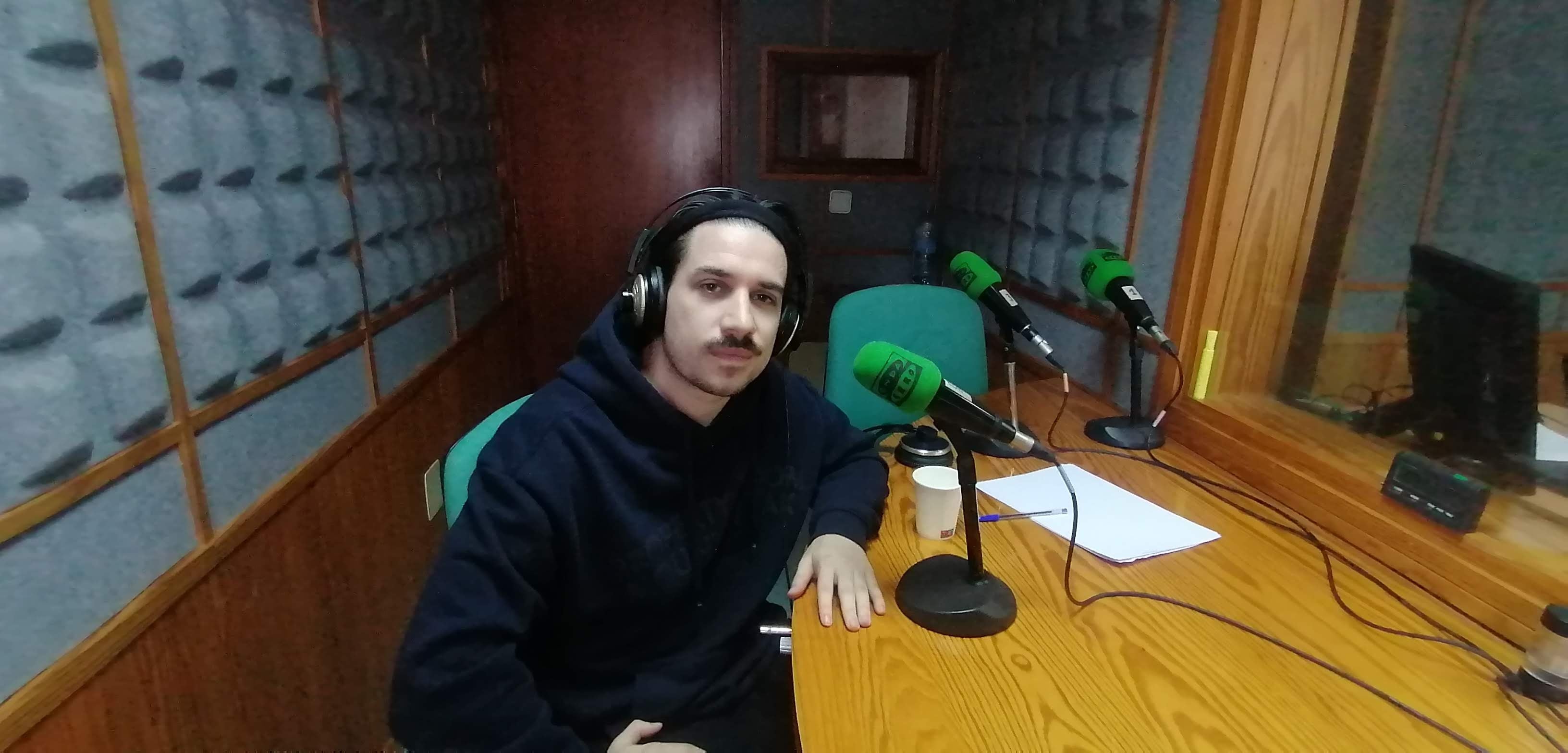 Charlamos con el actor Manuel Huedo Charlamos con el actor Manuel Huedo