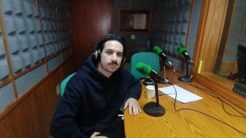 Manuel Huedo en los estudios de Onda Cero Ibiza y Formentera