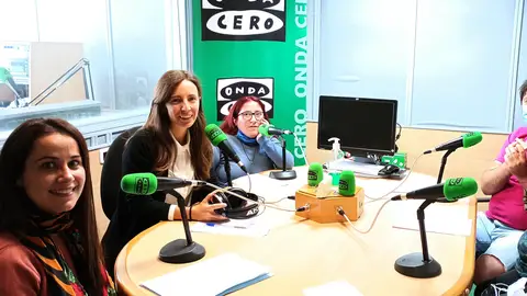 Una representación de trabajadores y usuarios del Centro de Rehabilitación Psicosocial de San Fernando de Henares visita Más de uno Alcalá Una representación de trabajadores y usuarios del Centro de Rehabilitación Psicosocial de San Fernando de Henares visita Más de uno Alcalá