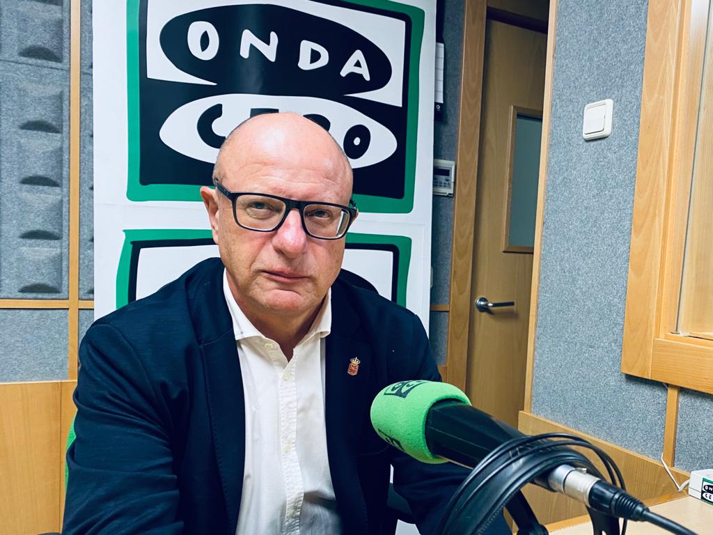 Carlos Gimeno: "La tasa de repetición es del 20%, tenemos que reducirla, es ineficaz y cara" Carlos Gimeno: "La tasa de repetición es del 20%, tenemos que reducirla, es ineficaz y cara"