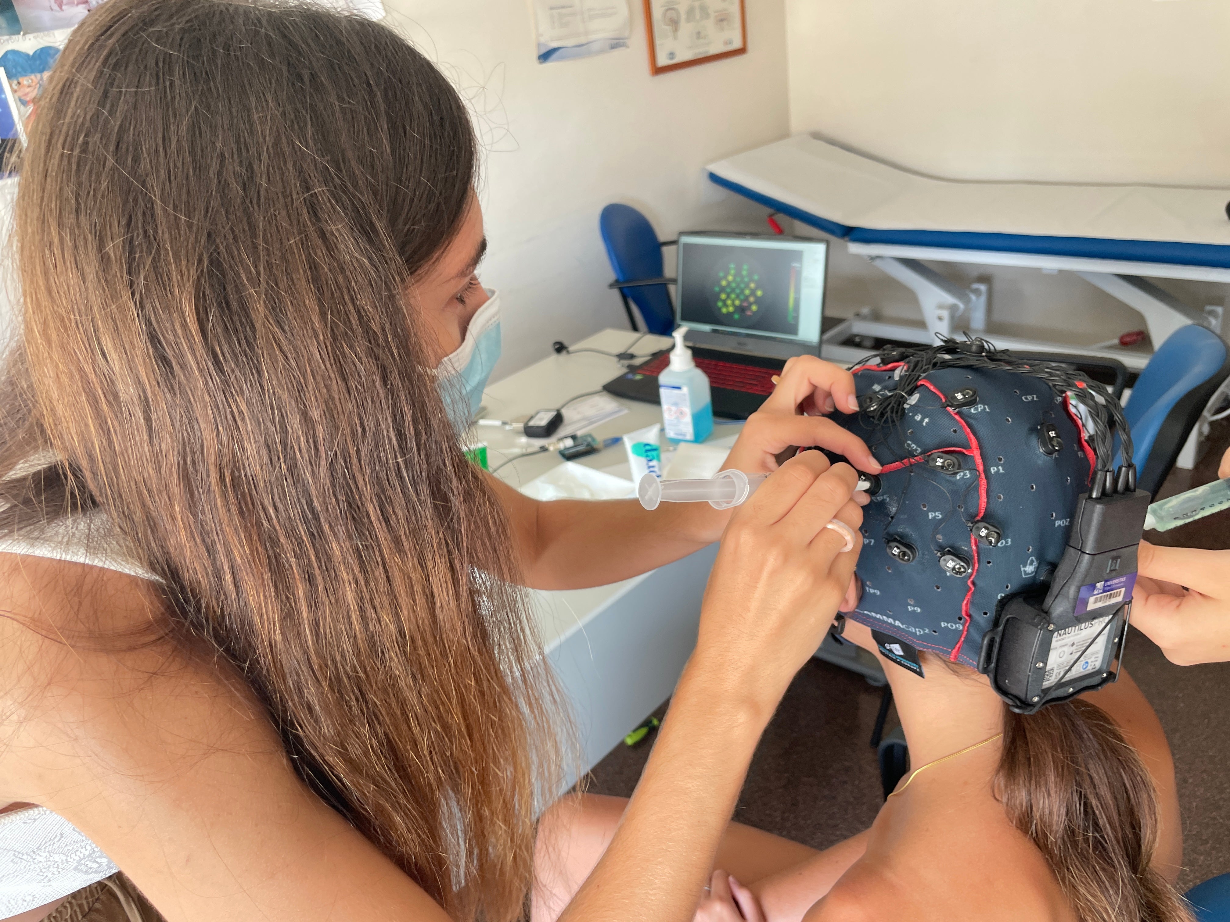 La UMH de Elche e ISABIAL suman esfuerzos para hallar un tratamiento que permita recuperar el olfato a personas que lo han perdido por la covid-19 La UMH de Elche e ISABIAL suman esfuerzos para hallar un tratamiento que permita recuperar el olfato a personas que lo han perdido por la covid-19