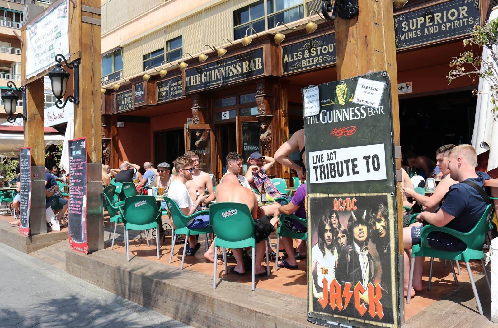 El ayuntamiento de Benidorm amplía el plazo para las ayudas a hostelería por la pandemia El ayuntamiento de Benidorm amplía el plazo para las ayudas a hostelería por la pandemia