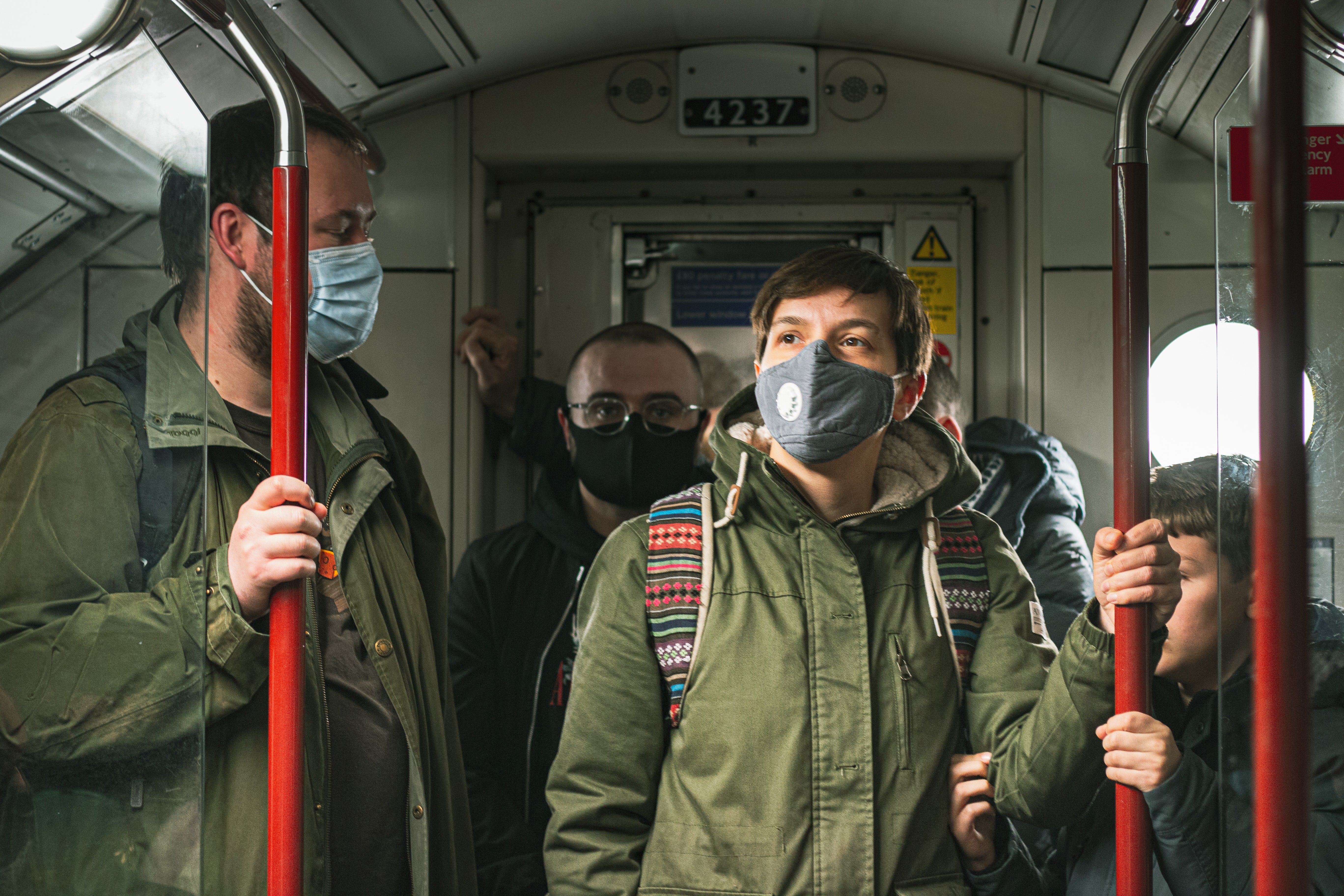 Sanidad se pronuncia sobre las mascarillas en el transporte público Sanidad se pronuncia sobre las mascarillas en el transporte público
