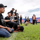 Indonesia anuncia una investigación independiente sobre la tragedia en un estadio de fútbol donde murieron 125 personas