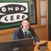 Jesús Julio Carnero en Onda Cero León junto a Ester Muñoz Jesús Julio Carnero en Onda Cero León junto a Ester Muñoz
