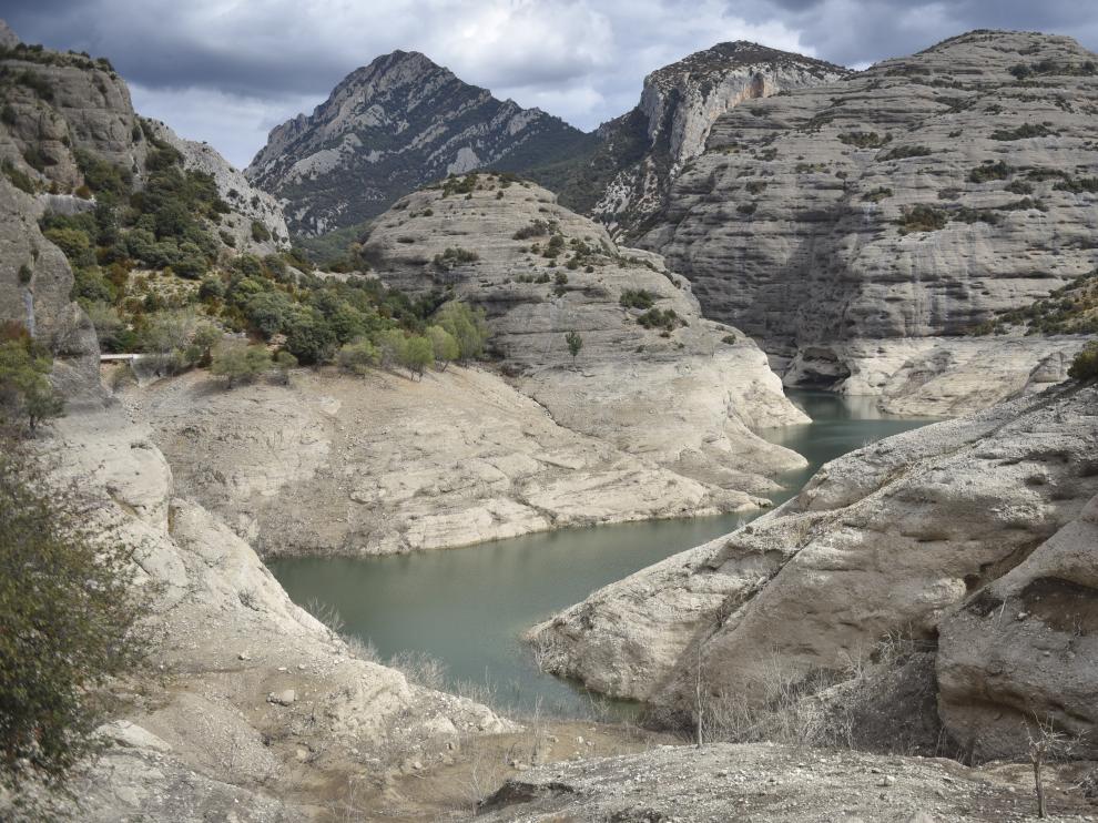 Arranca el año hidrológico con los embalses bajo mínimos Arranca el año hidrológico con los embalses bajo mínimos