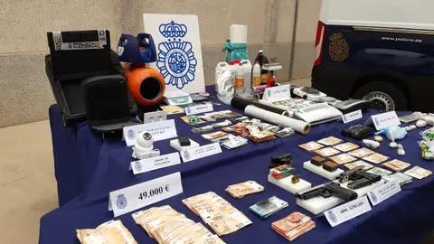 Droga y material incautado por la Policía Nacional Droga y material incautado por la Policía Nacional