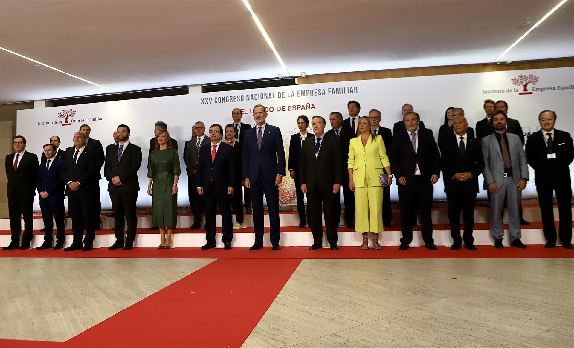 El Rey destaca la importancia de las empresas familiares extremeñas en el conjunto nacional El Rey destaca la importancia de las empresas familiares extremeñas en el conjunto nacional