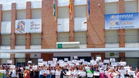 Concentraci&oacute;n del personal y alumnado del IES Averroes