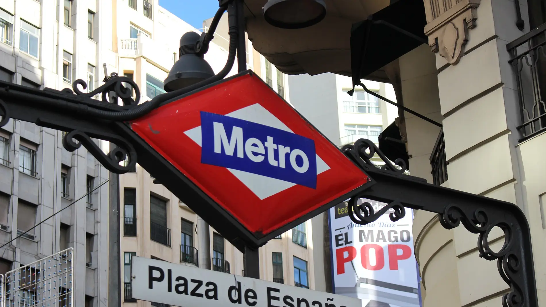 Entrada a la estación de Plaza de España, perteneciente al Metro de Madrid, en una imagen de archivo/ Pixabay