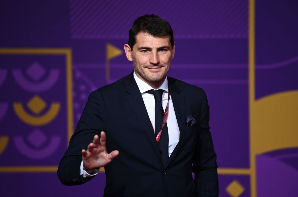 Las reacciones al mensaje de Casillas sobre su homosexualidad: "Bromear con salir del armario en el fútbol es decepcionante" Las reacciones al mensaje de Casillas sobre su homosexualidad: "Bromear con salir del armario en el fútbol es decepcionante"