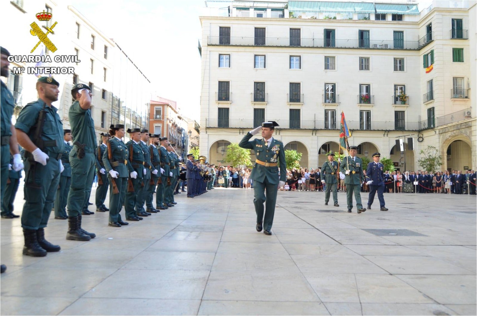 La Guardia Civil de Alicante celebra en la Plaza del Ayuntamiento la Festividad de la Virgen del Pilar 2022 La Guardia Civil de Alicante celebra en la Plaza del Ayuntamiento la Festividad de la Virgen del Pilar 2022