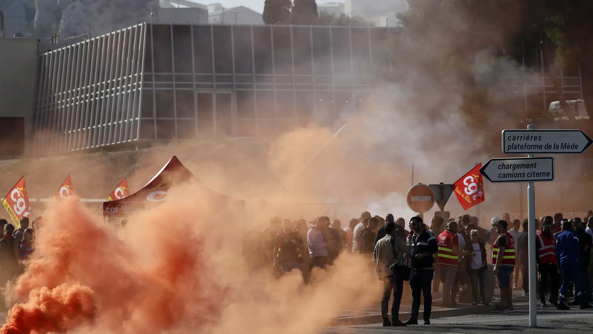 LaSexta Noticias Fin de Semana (16-10-22) Nuevas protestas en Francia "contra la vida cara" antes de la gran manifestación del martes