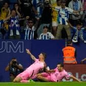 Joselu celebrando su gol ante el Valladolid