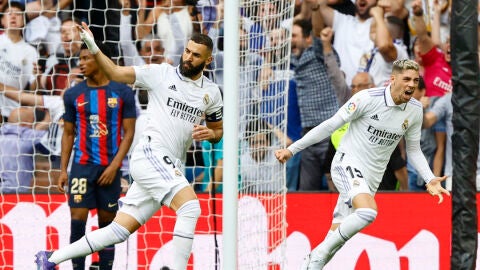 Benzema celebra su gol ante el Barcelona en el Clásico Benzema celebra su gol ante el Barcelona en el Clásico