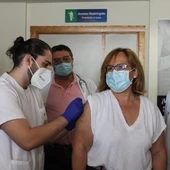 Carmen Olmedo ya se ha vacunado hoy contra la gripe Carmen Olmedo ya se ha vacunado hoy contra la gripe