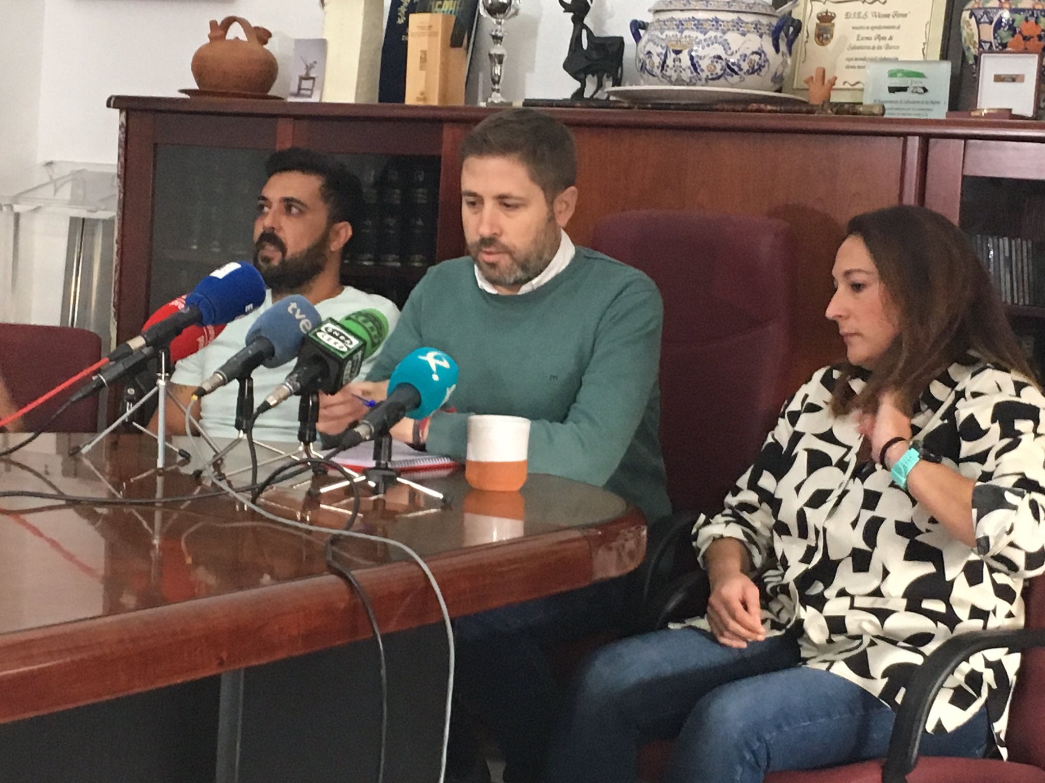 Condena unánime ante el ataque sufrido por el alcalde de Salvatierra de los Barros Condena unánime ante el ataque sufrido por el alcalde de Salvatierra de los Barros