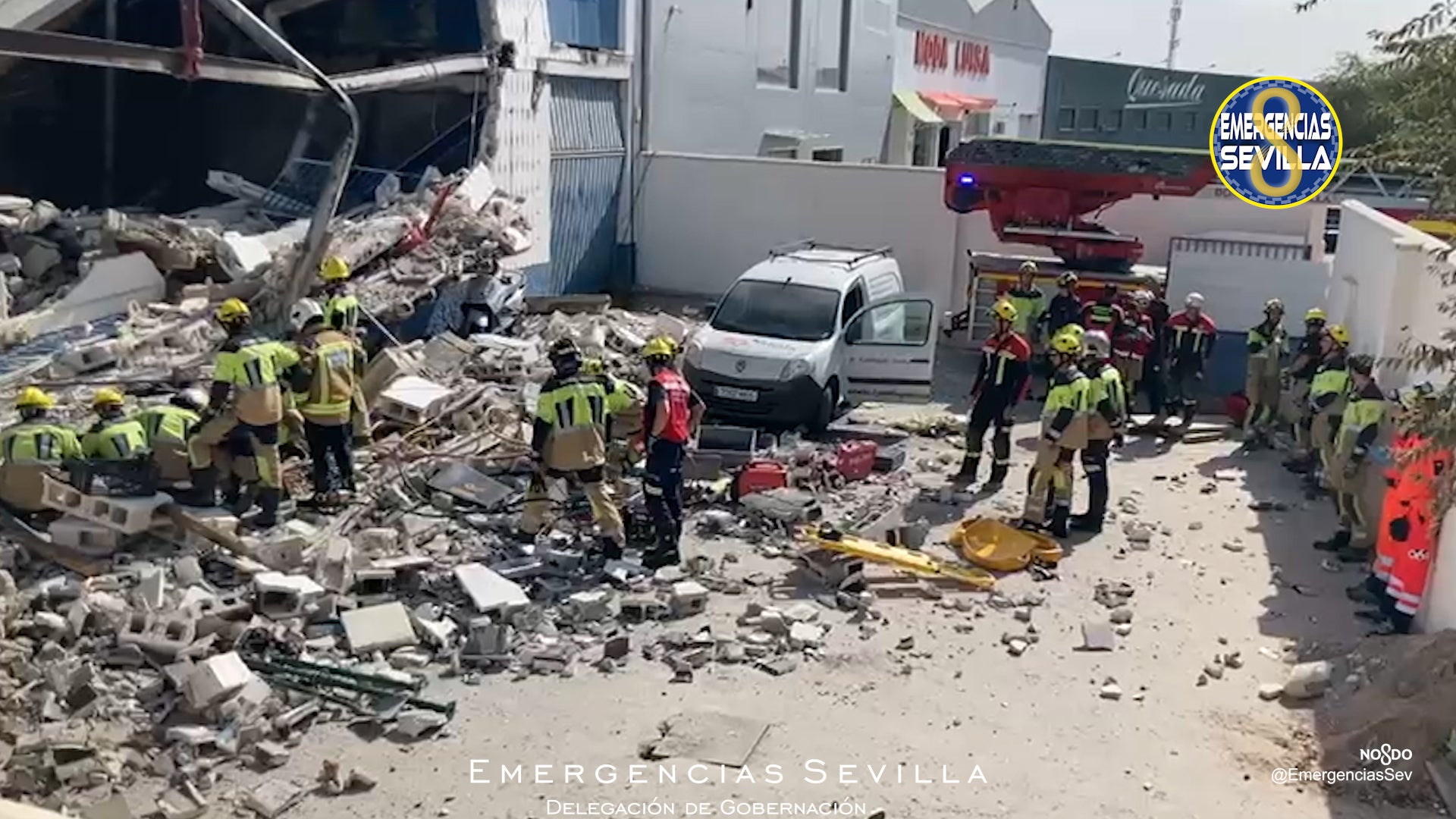 La Policía investiga las causas del derrumbe del techo de una nave saldado con un fallecido La Policía investiga las causas del derrumbe del techo de una nave saldado con un fallecido