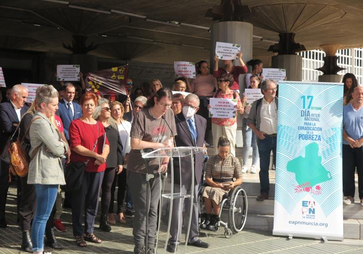 El índice AROPE arroja que más de 500.000 murcianos se encuentran en situación de pobreza El índice AROPE arroja que más de 500.000 murcianos se encuentran en situación de pobreza