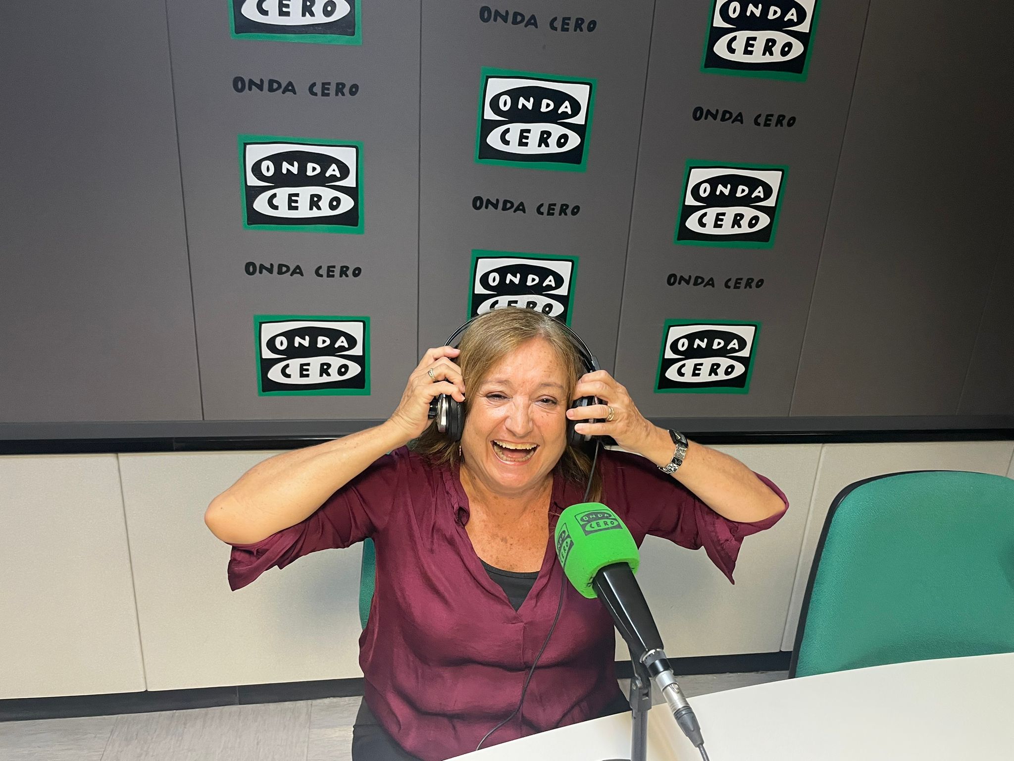 Ana Babiloni regresa más inglesa que nunca a Más de Uno Castellón Ana Babiloni regresa más inglesa que nunca a Más de Uno Castellón