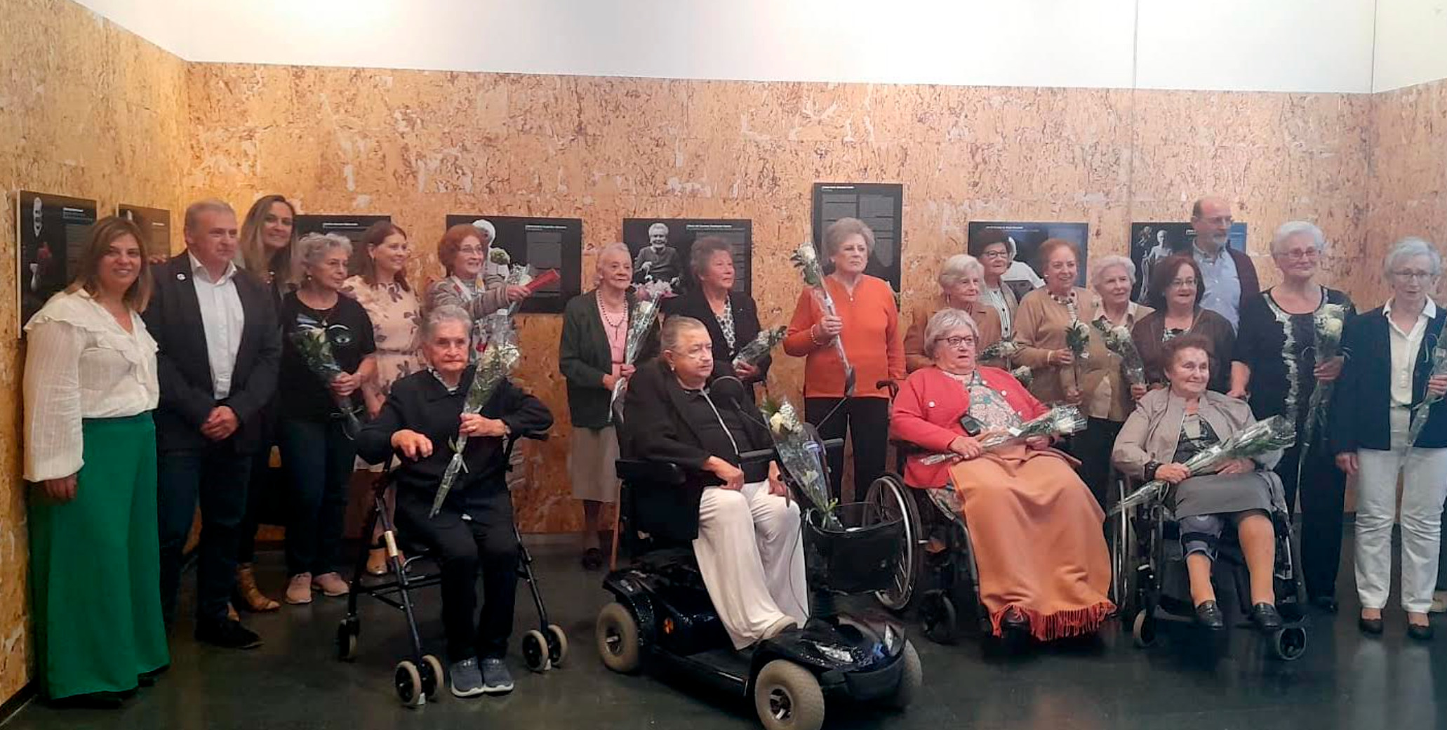 Parres Reivindica su Mujer Rural con una entrañable exposición-homenaje inaugurada este fin de semana Parres Reivindica su Mujer Rural con una entrañable exposición-homenaje inaugurada este fin de semana
