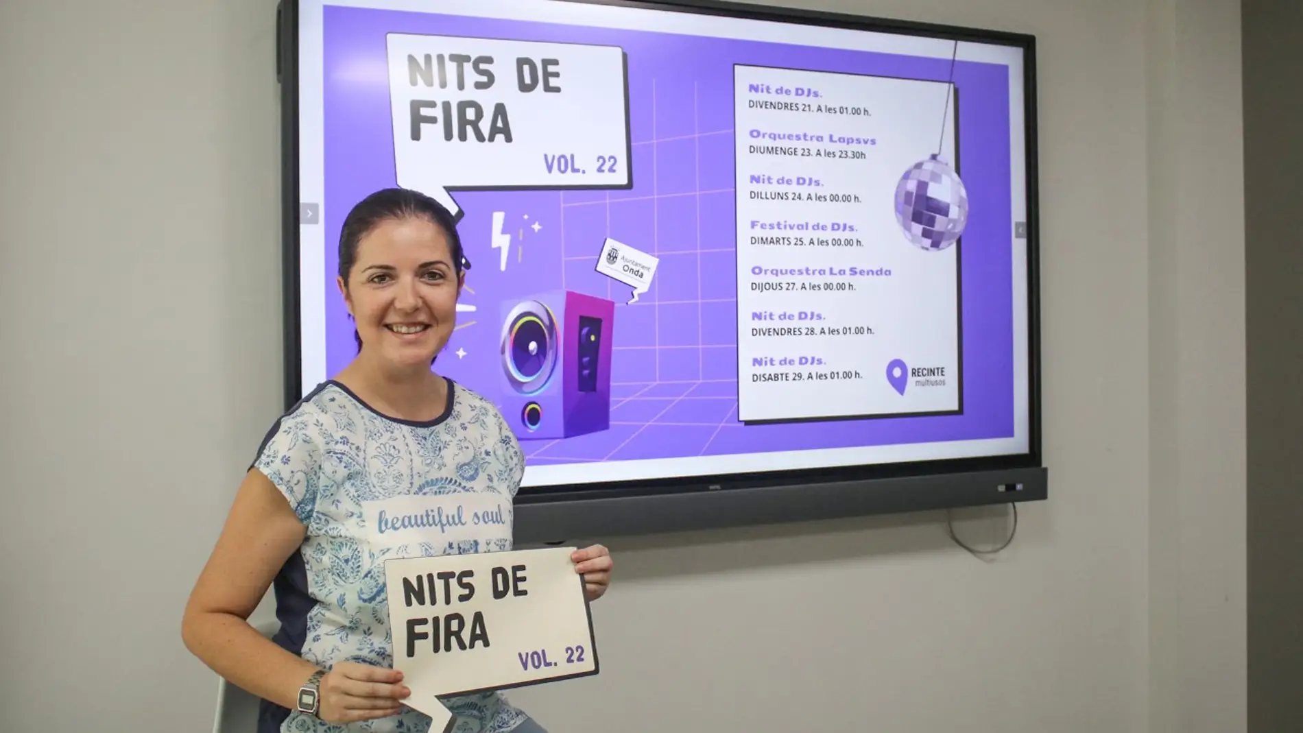 La concejala de Cultura y Fiestas, María Prades ha presentado el cartel de las `Nits de Fira´. 