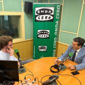 El alcalde de Granada, Paco Cuenca, en los estudios de Onda Cero Granada