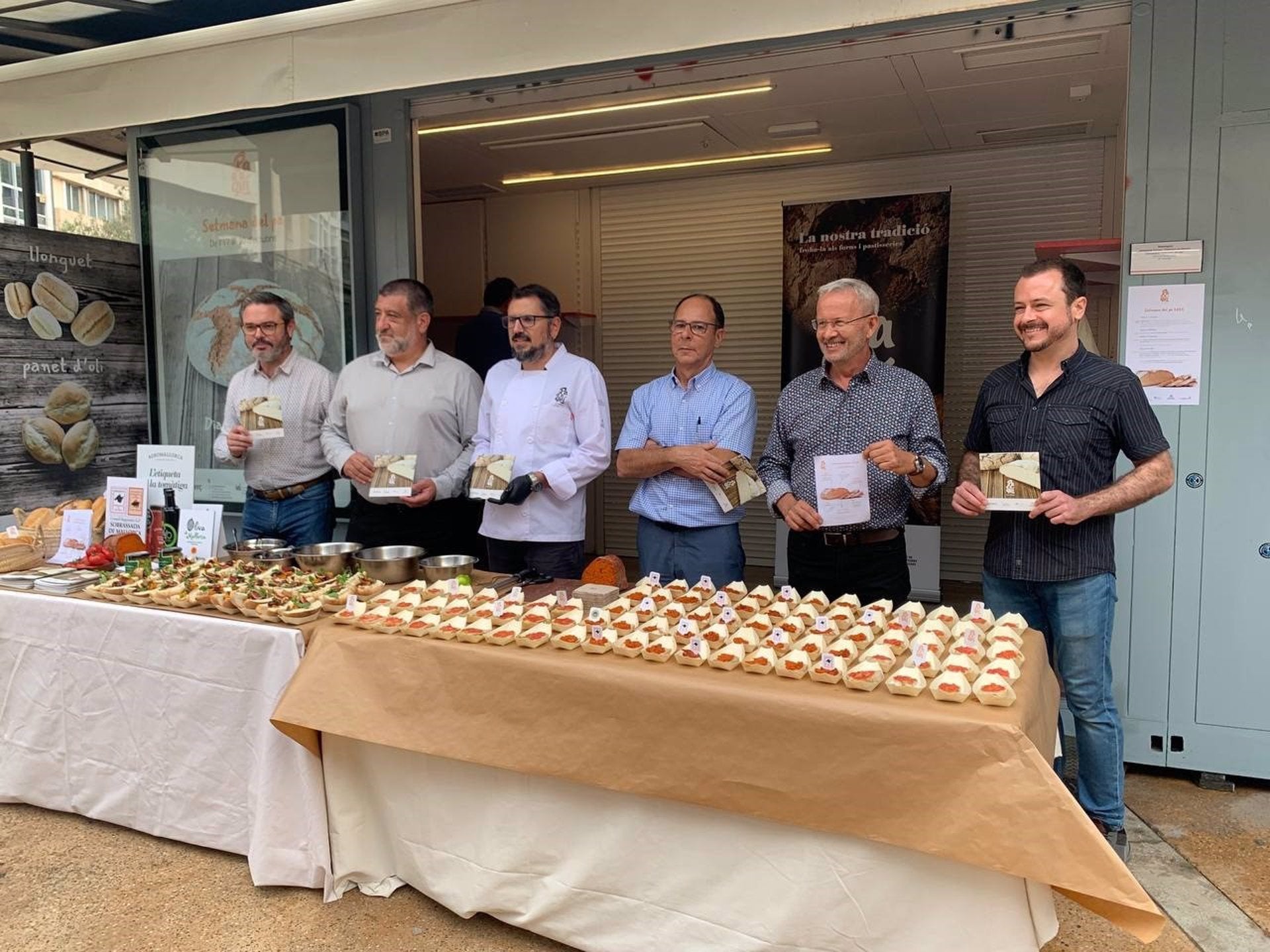 Govern y panaderías fomentan consumir pan en la Semana Mundial de este alimento a través de 'Pa d'Aquí' Govern y panaderías fomentan consumir pan en la Semana Mundial de este alimento a través de 'Pa d'Aquí'