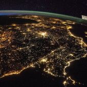 España vista de noche desde el espacio
