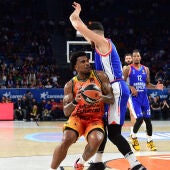 El Valencia Basket asalta la cancha del campeón de Euroliga
