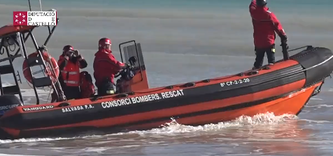 Rescatadas dos personas a bordo de una embarcación a la deriva frente a la costa de Alcossebre Rescatadas dos personas a bordo de una embarcación a la deriva frente a la costa de Alcossebre