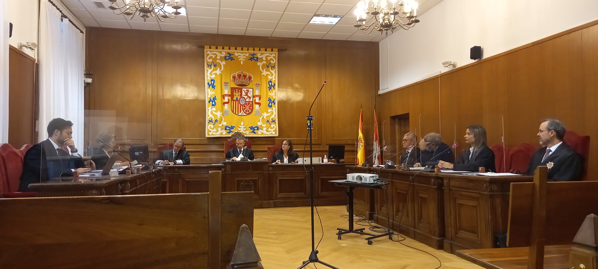 Condenan a 7 años y medio de prisión al hombre que apuñaló con un destornillador a la jueza de Santa María Condenan a 7 años y medio de prisión al hombre que apuñaló con un destornillador a la jueza de Santa María