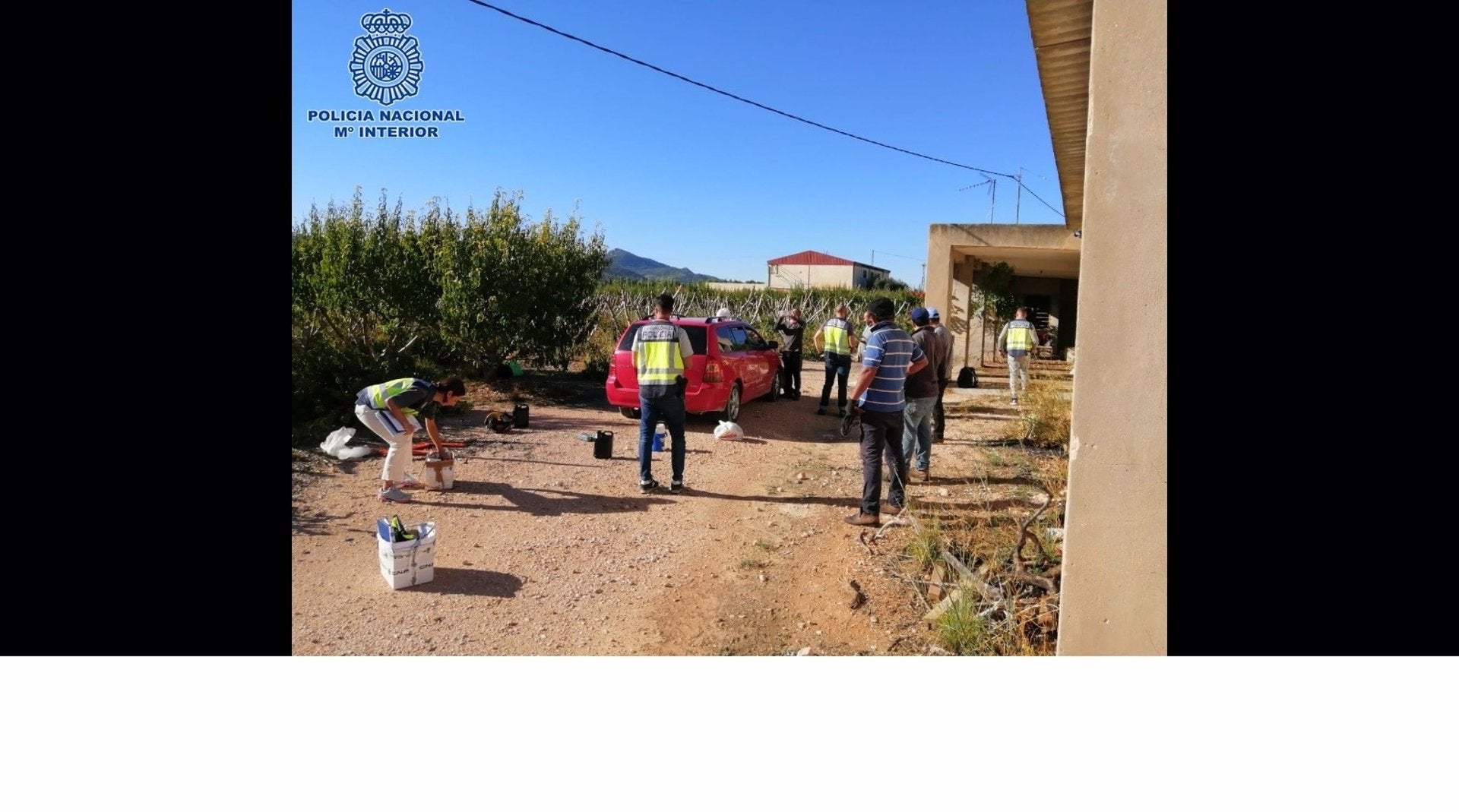 Detenido un hombre por captar a extranjeros y explotarlos en el campo en las provincias de Alicante y Murcia Detenido un hombre por captar a extranjeros y explotarlos en el campo en las provincias de Alicante y Murcia