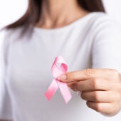 La Diputación de Badajoz subvenciona programas para la lucha contra el cáncer de mama, a través de AOEX y AOTB