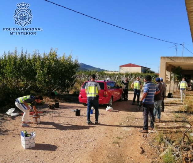 Detenidas tres personas por explotar inmigrantes irregulares Detenidas tres personas por explotar inmigrantes irregulares