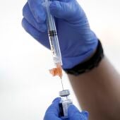 Vista de una dosis de la vacuna contra el coronavirus de Pfizer-BioNTech, en una fotografía de archivo