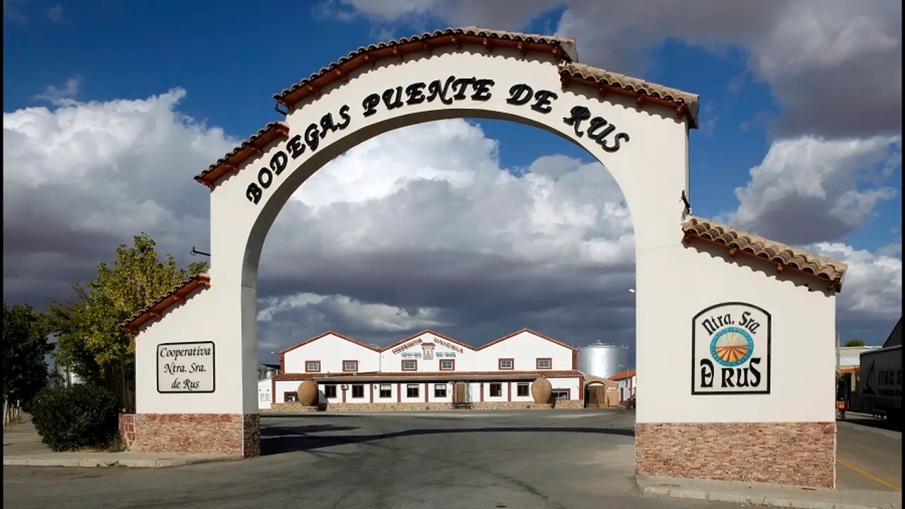 Bodegas Puente de Rus, San Clemente (Cuenca) Bodegas Puente de Rus, San Clemente (Cuenca)
