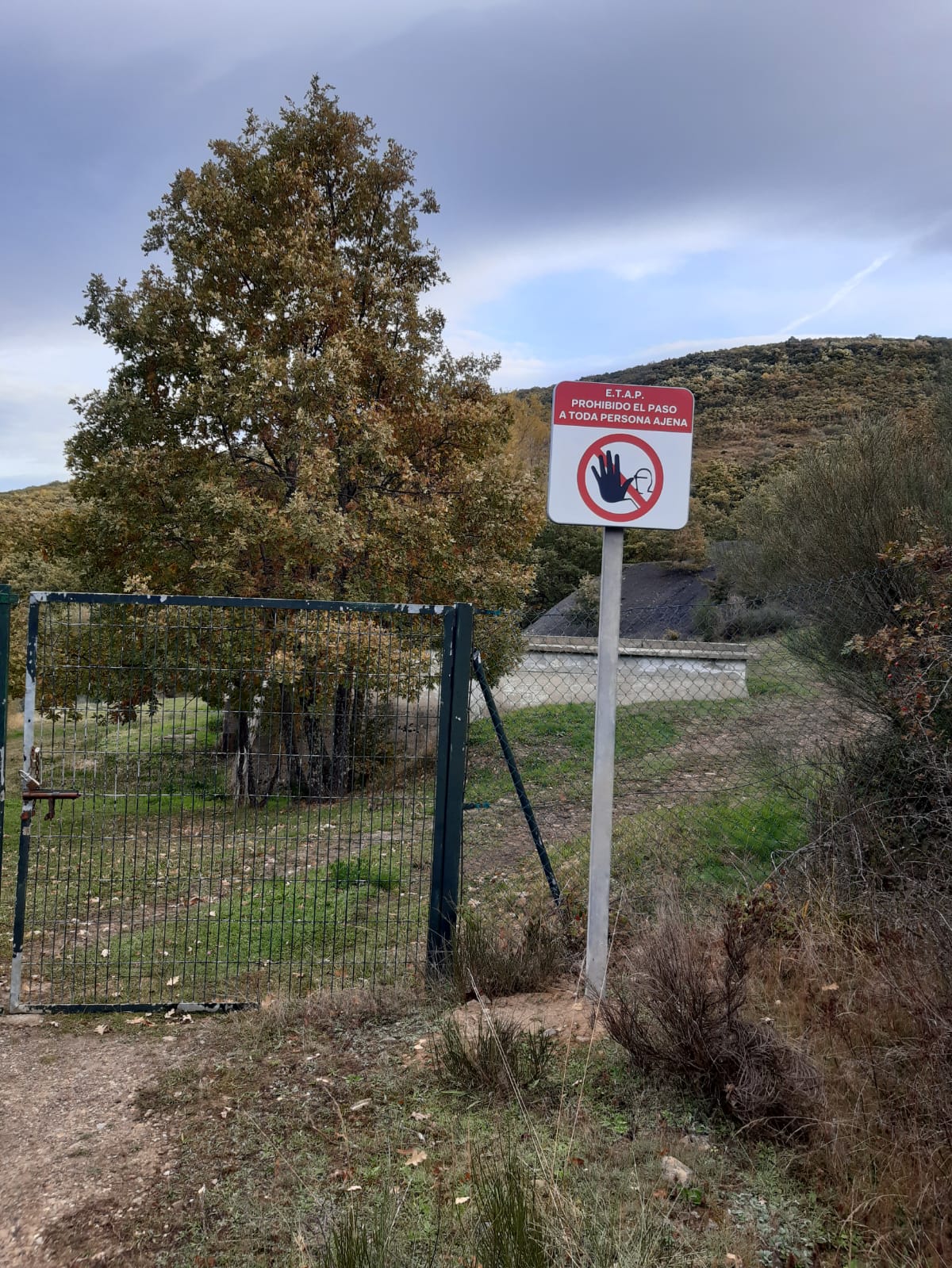 Técnicos de la Junta de Castilla y León abordan soluciones a los problemas de abastecimiento de agua en Barruelo de Santullán Técnicos de la Junta de Castilla y León abordan soluciones a los problemas de abastecimiento de agua en Barruelo de Santullán