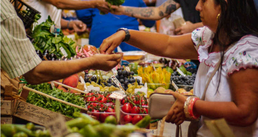 La Región de Murcia es la quinta comunidad con mayor nivel de pobreza, afecta a 3 de cada 10 personas La Región de Murcia es la quinta comunidad con mayor nivel de pobreza, afecta a 3 de cada 10 personas