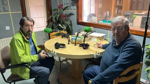 Pablo y Agapito nos hablaron hoy de las Jornadas Micológicas de Piloña Pablo y Agapito nos hablaron hoy de las Jornadas Micológicas de Piloña