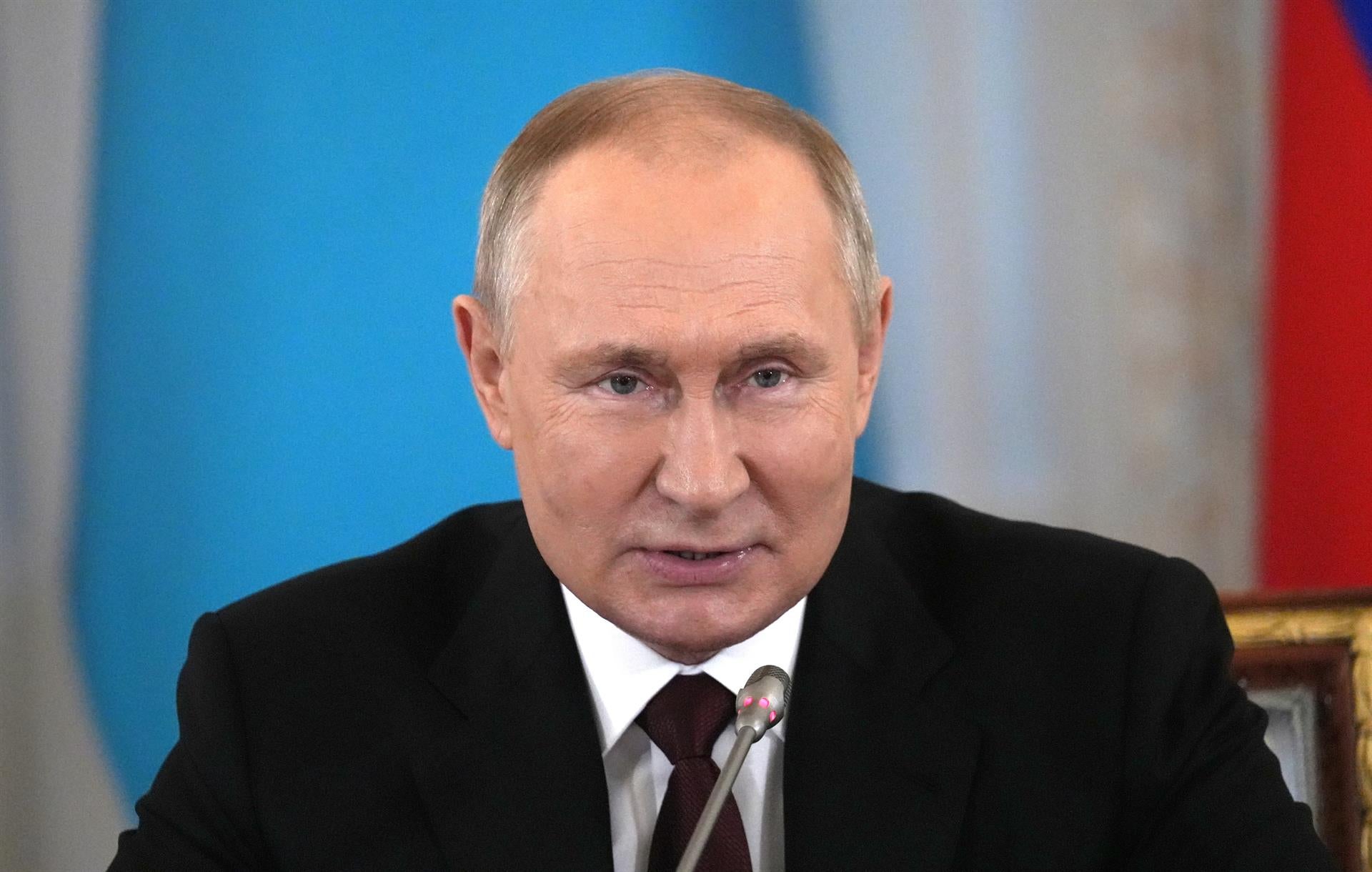 Putin declara la ley marcial en las cuatro regiones anexionadas de Ucrania Putin declara la ley marcial en las cuatro regiones anexionadas de Ucrania