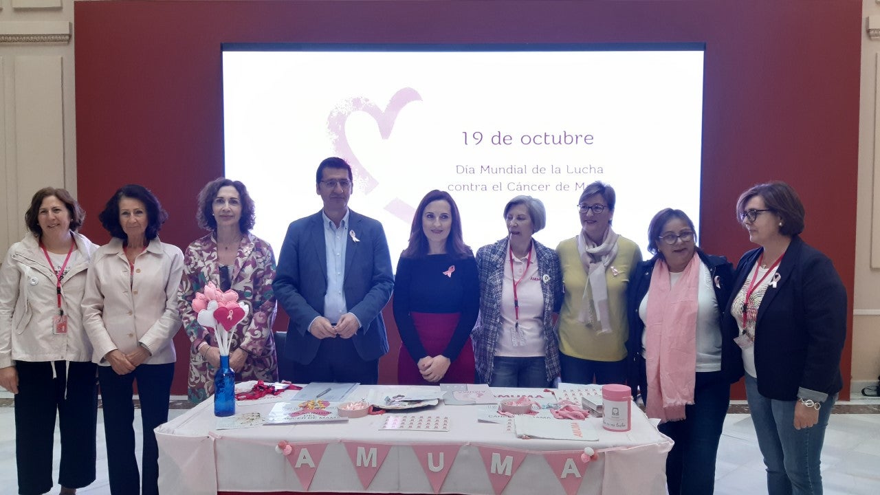 AMUMA reivindica en Ciudad Real más inversión para avanzar en la investigación del cáncer de mama AMUMA reivindica en Ciudad Real más inversión para avanzar en la investigación del cáncer de mama