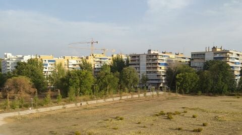 Ya est&aacute; abierta al tr&aacute;nsito peatonal y ciclista la pasarela sobre el arroyo Camarmilla que permite una mejor conexi&oacute;n entre los barrios alcala&iacute;nos de El Olivar e Iviasa