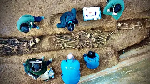 Fosa de Son Coletes en la que fueron hallados los restos de Aurora Picornell y las 'rojas del Molinar' Fosa de Son Coletes en la que fueron hallados los restos de Aurora Picornell y las 'rojas del Molinar'
