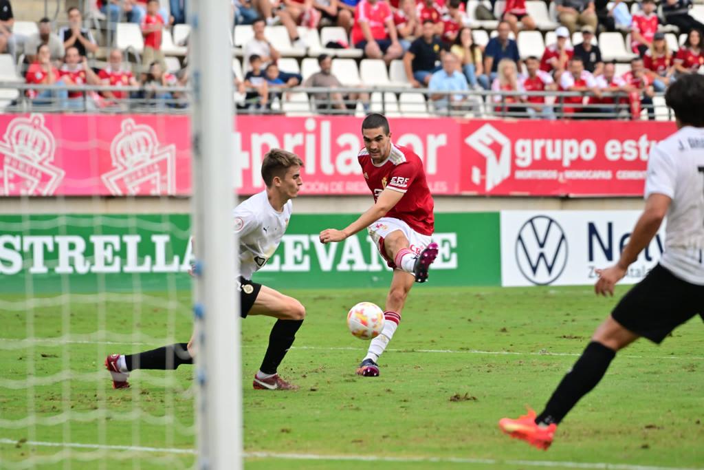 Iván Casado: "He vivido una superación personal en el Real Murcia" Iván Casado: "He vivido una superación personal en el Real Murcia"