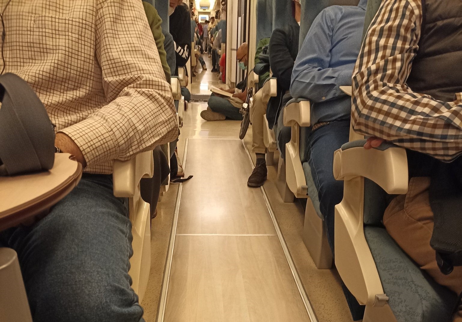 "Lo del Avant Puertollano-Ciudad Real-Madrid es el juego del calamar, no sabes la prueba que te pondrá Renfe en el tren" "Lo del Avant Puertollano-Ciudad Real-Madrid es el juego del calamar, no sabes la prueba que te pondrá Renfe en el tren"