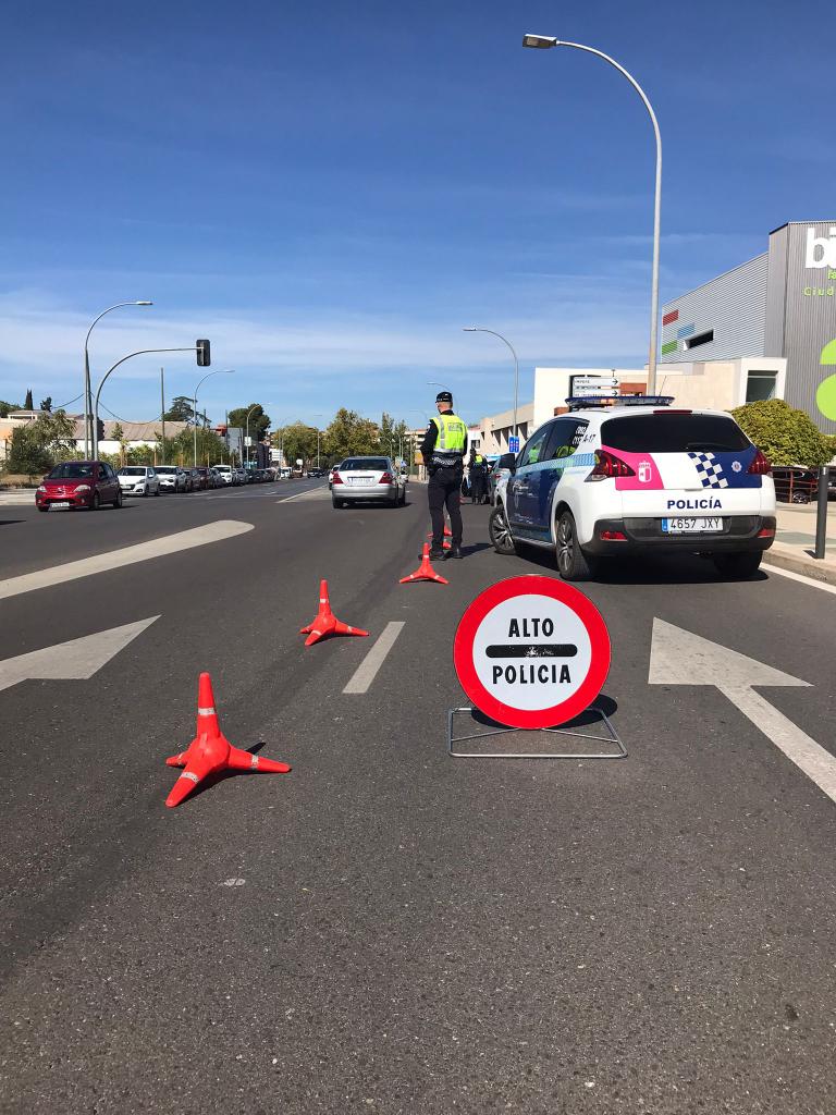 Detienen a un conductor que dio positivo en alcohol y atacó a agentes de Policía Local en Ciudad Real Detienen a un conductor que dio positivo en alcohol y atacó a agentes de Policía Local en Ciudad Real