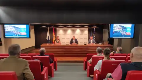 Acto de presentación. La Generalitat anima al sector turístico y empresarial a aprovechar al máximo las ventajas que ofrece colaborar con Alicante Puerto de Salida