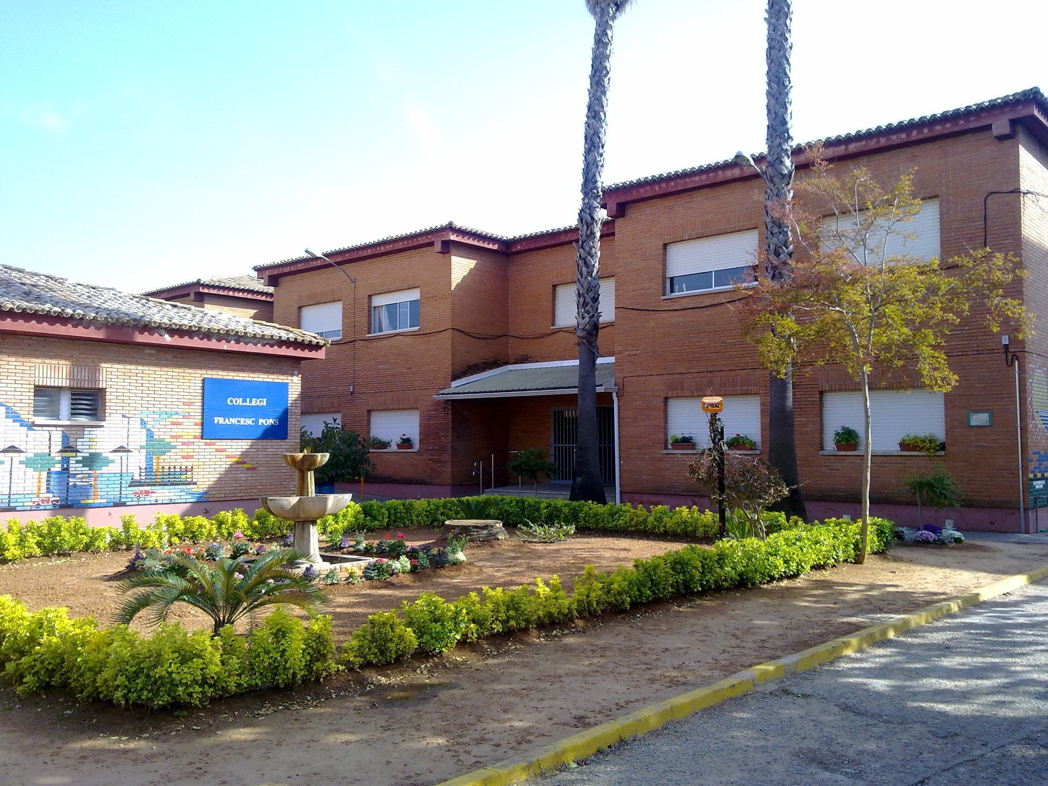 La Conselleria de Educació finaliza las obras de adecuación del CEIP Francesc Pons de Carcaixent La Conselleria de Educació finaliza las obras de adecuación del CEIP Francesc Pons de Carcaixent