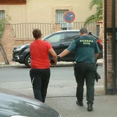 Una de las personas detenidas por la Guardia Civil Una de las personas detenidas por la Guardia Civil